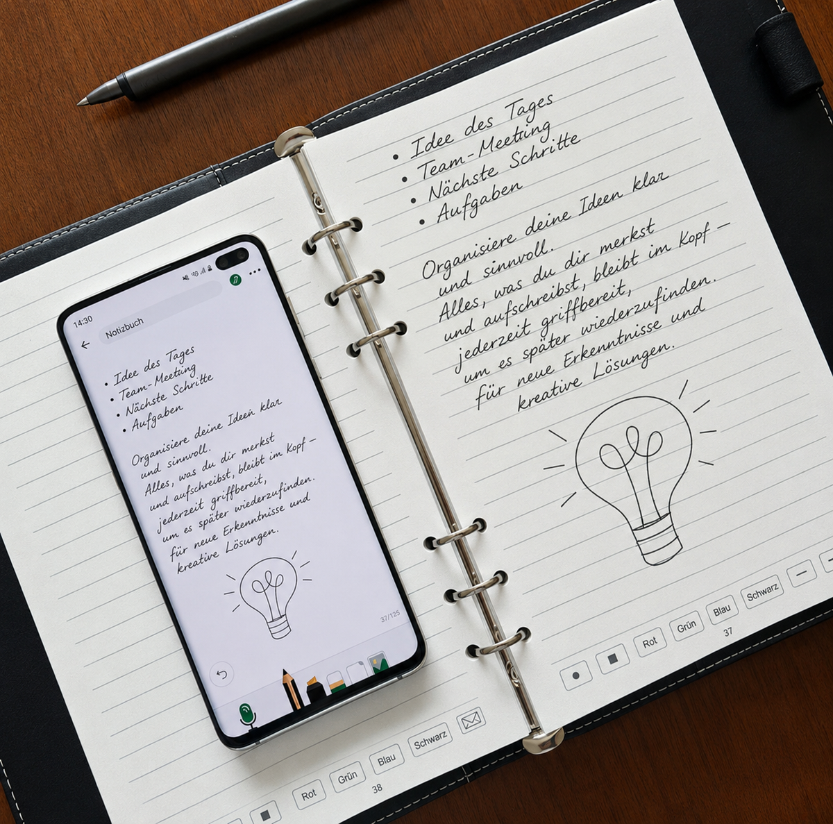 Handschriftliche Notizen und ihre digitale Version auf dem Smartphone